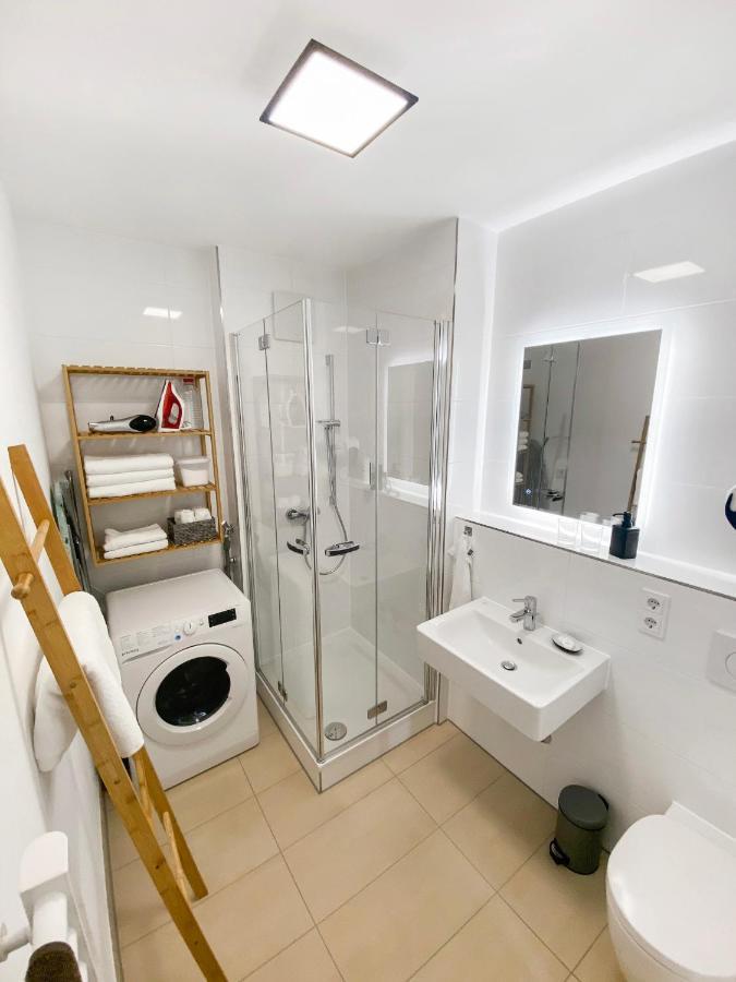 Modern & Stylisch - Penthouse-Feeling Nahe Flughafen Muenchen Appartement Freising Buitenkant foto